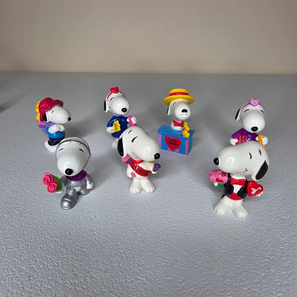 Peanuts Snoopy Whitmans Valentines Day Figures Lot 7 pc Cupid Knight Tuxedo‎